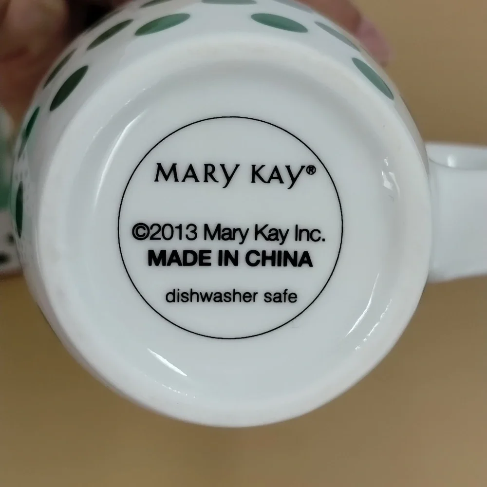 Mary Kay 2013 green polka dot  ceramic tall coffee mug 16 oz new in box